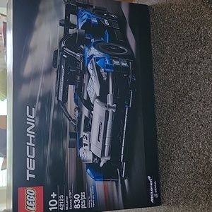 LEGO Technic McLaren Senna GTR